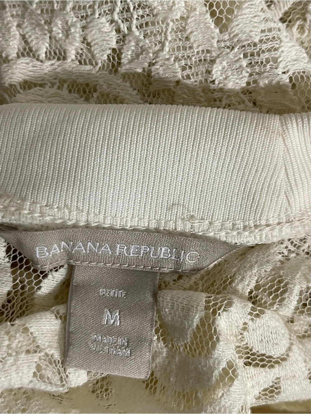 Banana Republic Women's Cream Lace Long-Sleeve Top Medium